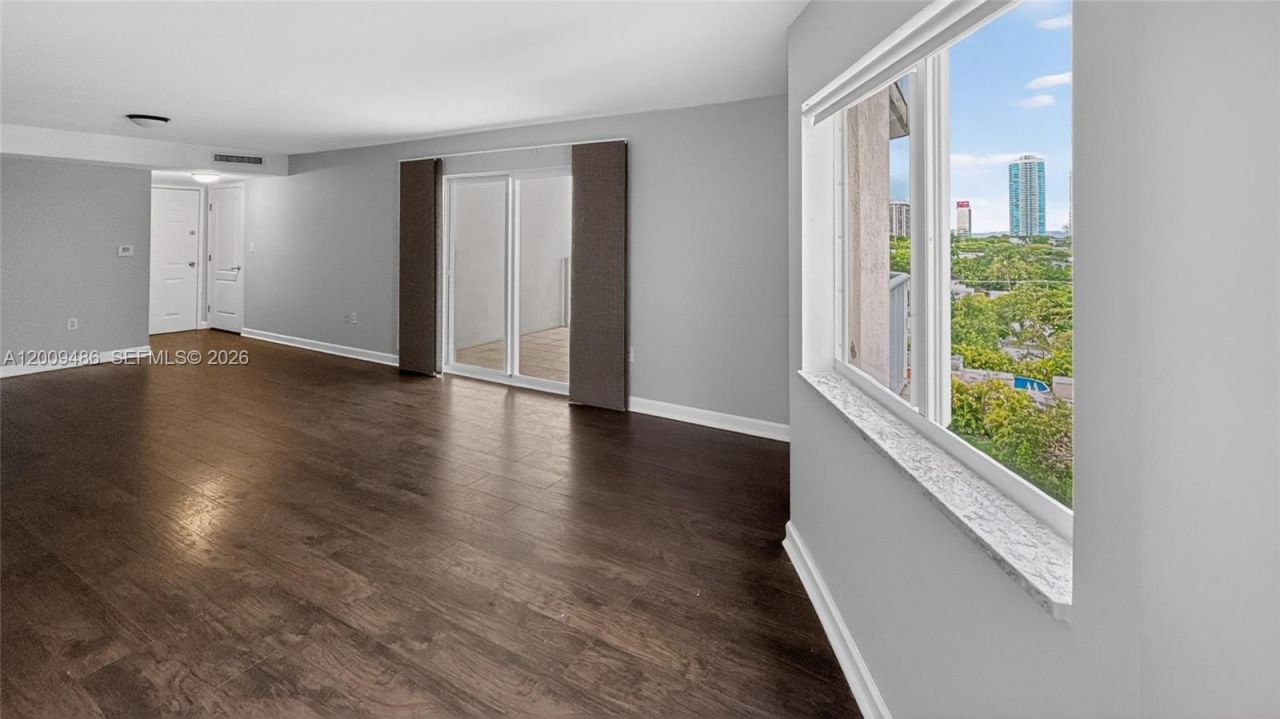 280 SW 20th Rd , Unit 904, Miami, FL 33129 Photo