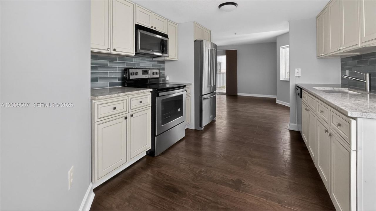 280 SW 20th Rd , Unit 904, Miami, FL 33129 Photo