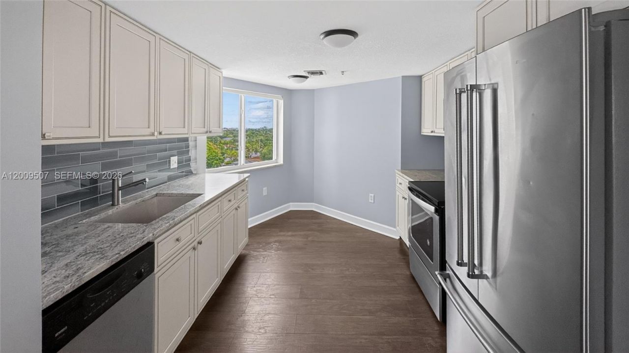 280 SW 20th Rd , Unit 904, Miami, FL 33129 Photo