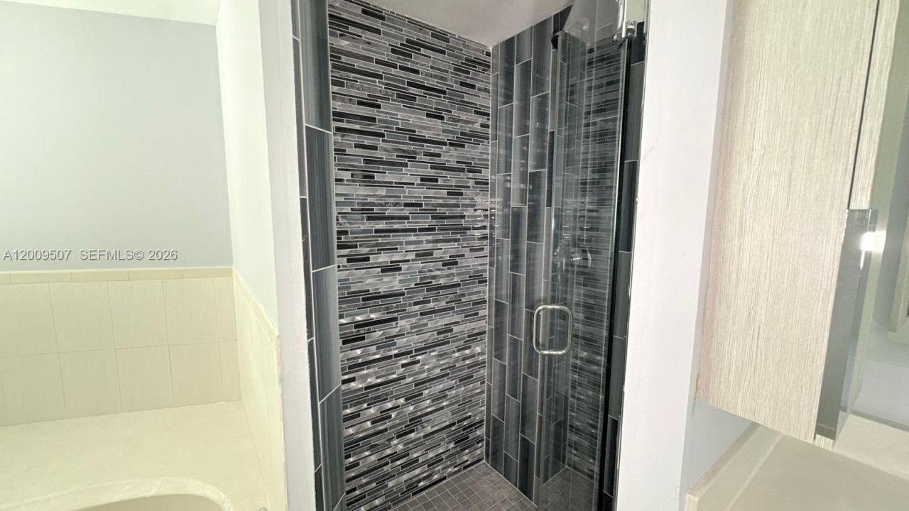 280 SW 20th Rd, Unit 904, Miami, FL 33129 Photo