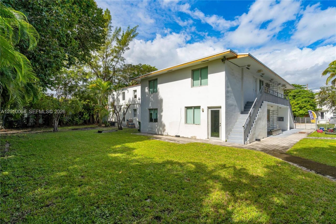 560 NE 63rd St , Miami, FL 33138 Photo