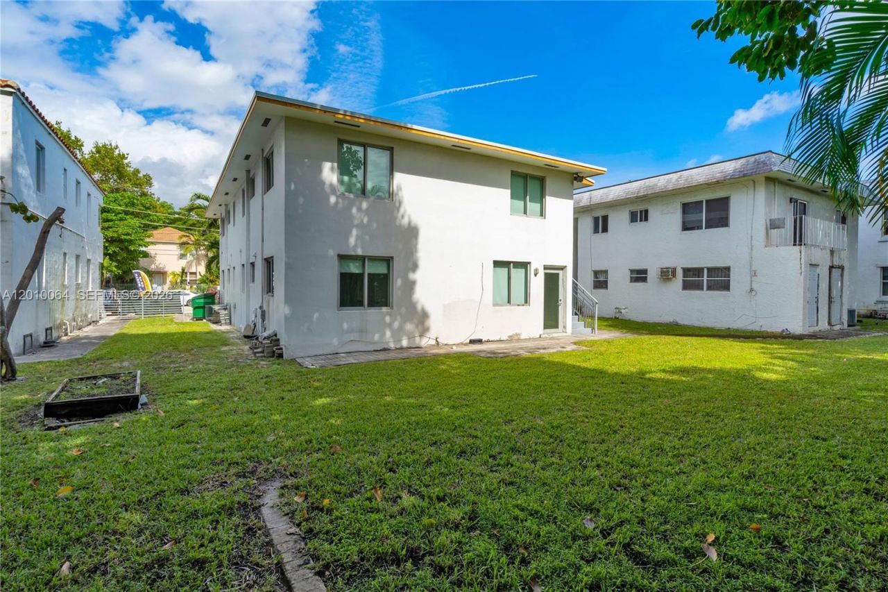 560 NE 63rd St , Miami, FL 33138 Photo