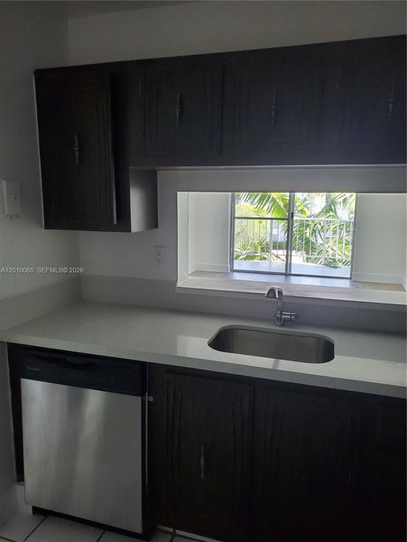 496 NW 165th St Rd , Unit D-412, Miami, FL 33169 Photo