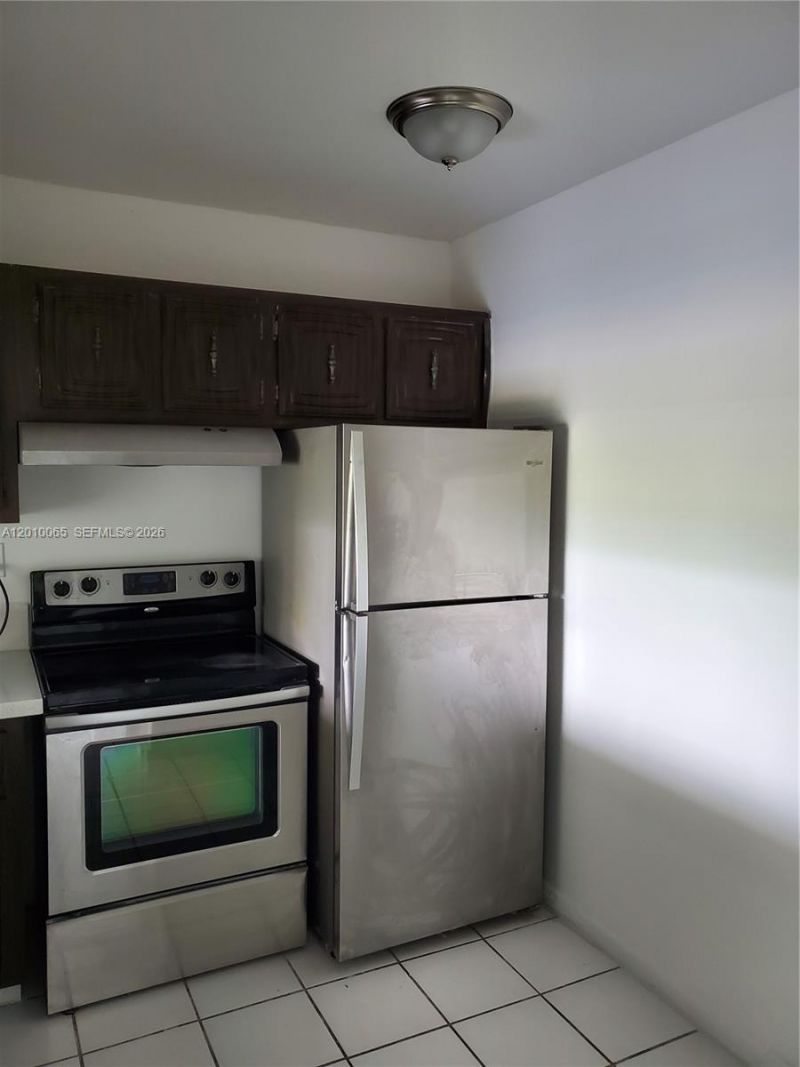 496 NW 165th St Rd , Unit D-412, Miami, FL 33169 Photo