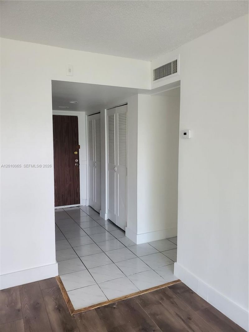 496 NW 165th St Rd , Unit D-412, Miami, FL 33169 Photo