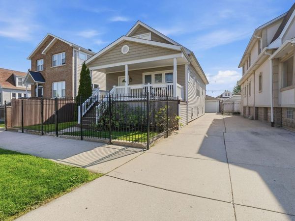 2923 N New England Avenue , Chicago, IL 60634