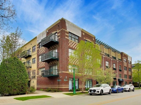 1107 Greenleaf Avenue, Unit 3F, Wilmette, IL 60091