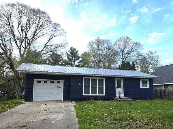 586 W River Road, Muskegon, MI 49445