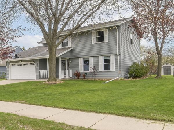8160 Wildwood DRIVE, Oak Creek, WI 53154