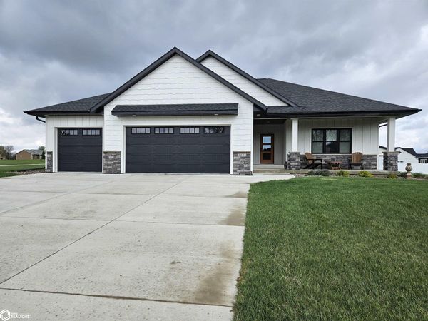 3021 Eagle Ridge Dr., Humboldt, IA 50548