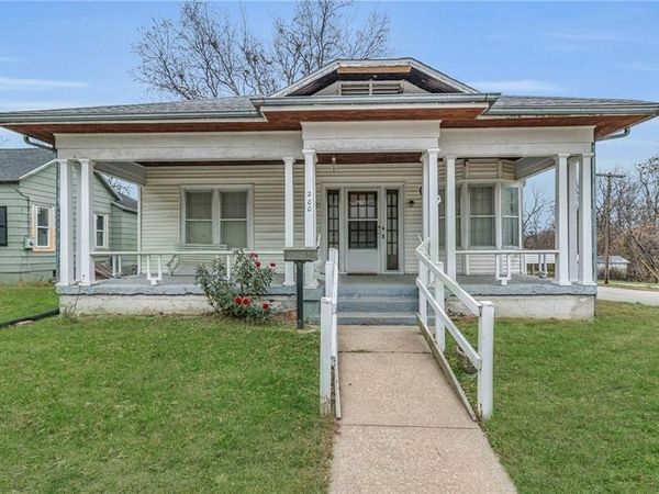 200 N Jefferson Street, Carrollton, MO 64633