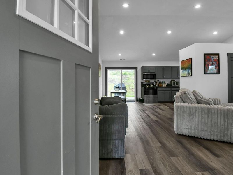 358 Davidson Street , Mansfield, OH 44907 Photo 3