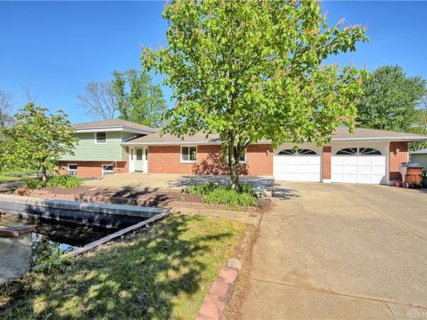 122 Cherry Hill Drive, Beavercreek, OH 45440