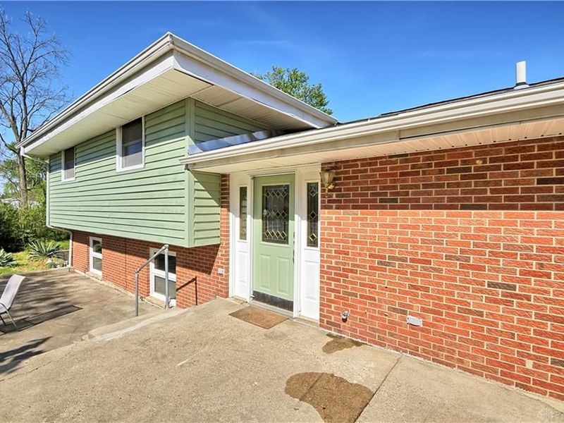 122 Cherry Hill Drive, Beavercreek, OH 45440 Photo 2