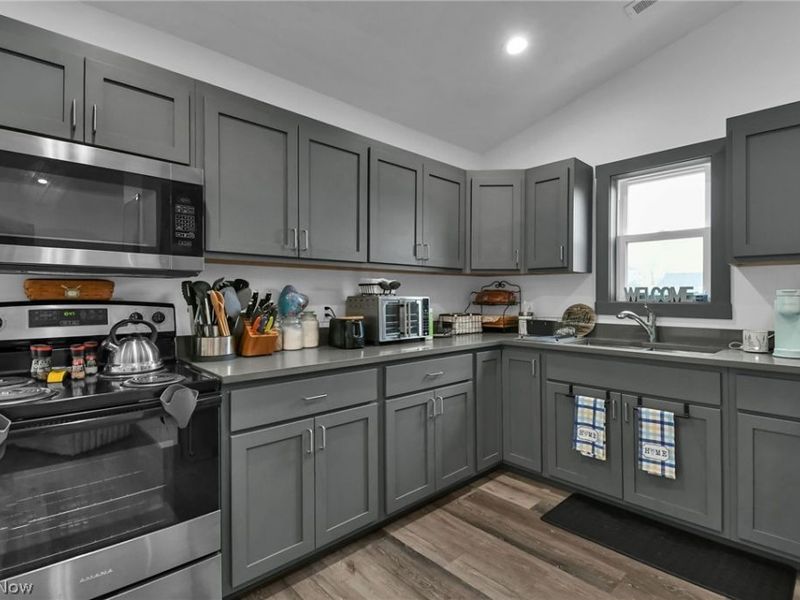 358 Davidson Street , Mansfield, OH 44907 Photo 9