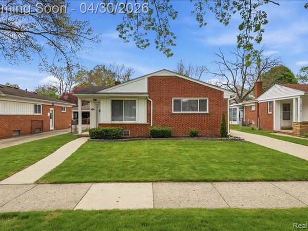 2915 Oliver Road, Royal Oak, MI 48073