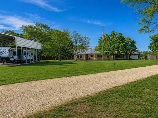 986 Shiloh RD, Bastrop, TX 78602