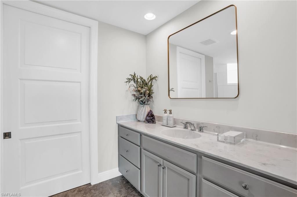 265 Indies Way, Unit 1404, Naples, FL 34110 Photo