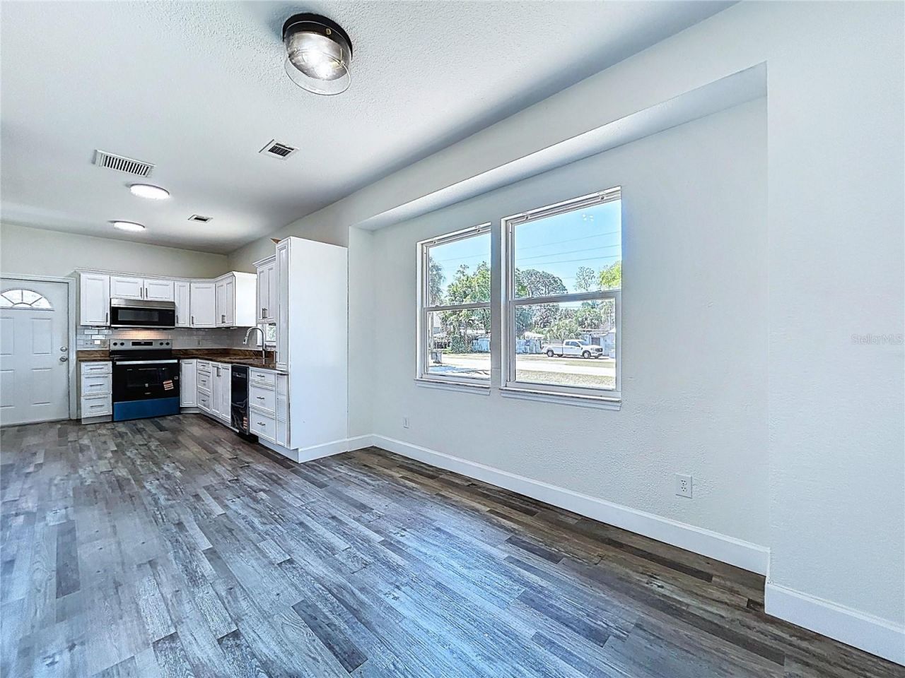 313 Jefferson Avenue S, Oldsmar, FL 34677 Photo