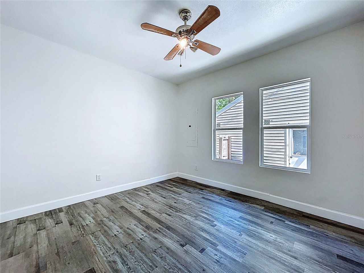 313 Jefferson Avenue S, Oldsmar, FL 34677 Photo