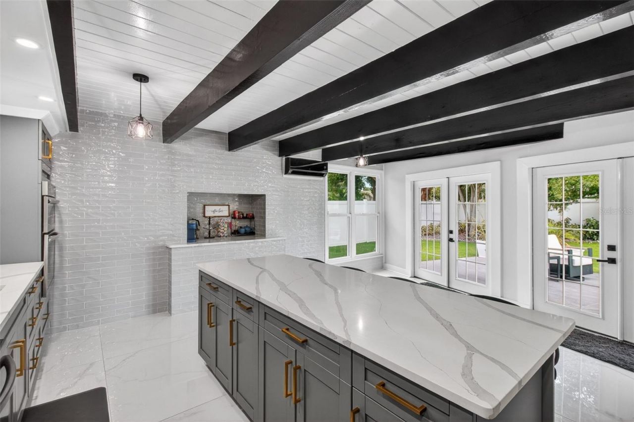 1714 Indian Rocks Road, Belleair, FL 33756 Photo