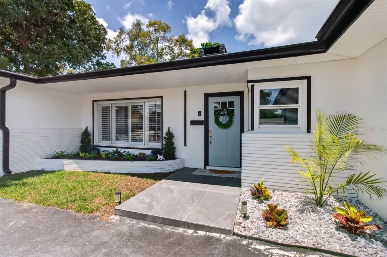 1714 Indian Rocks Road, Belleair, FL 33756 Photo
