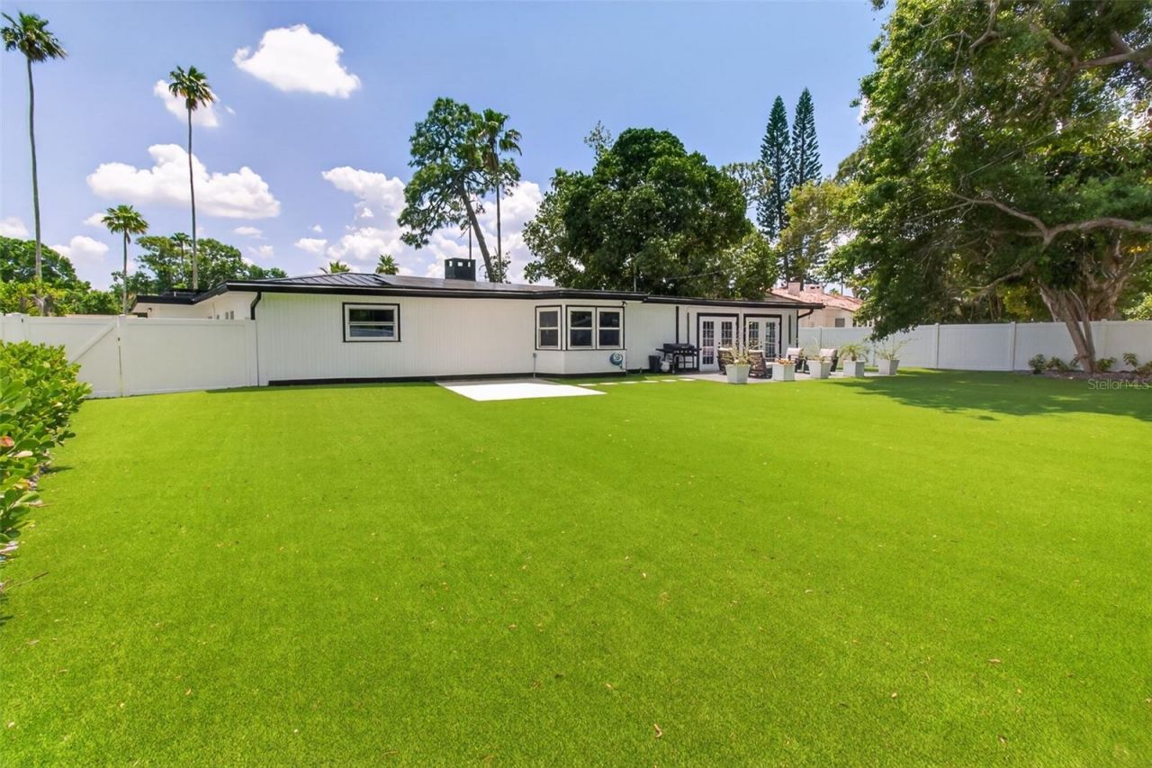 1714 Indian Rocks Road, Belleair, FL 33756 Photo
