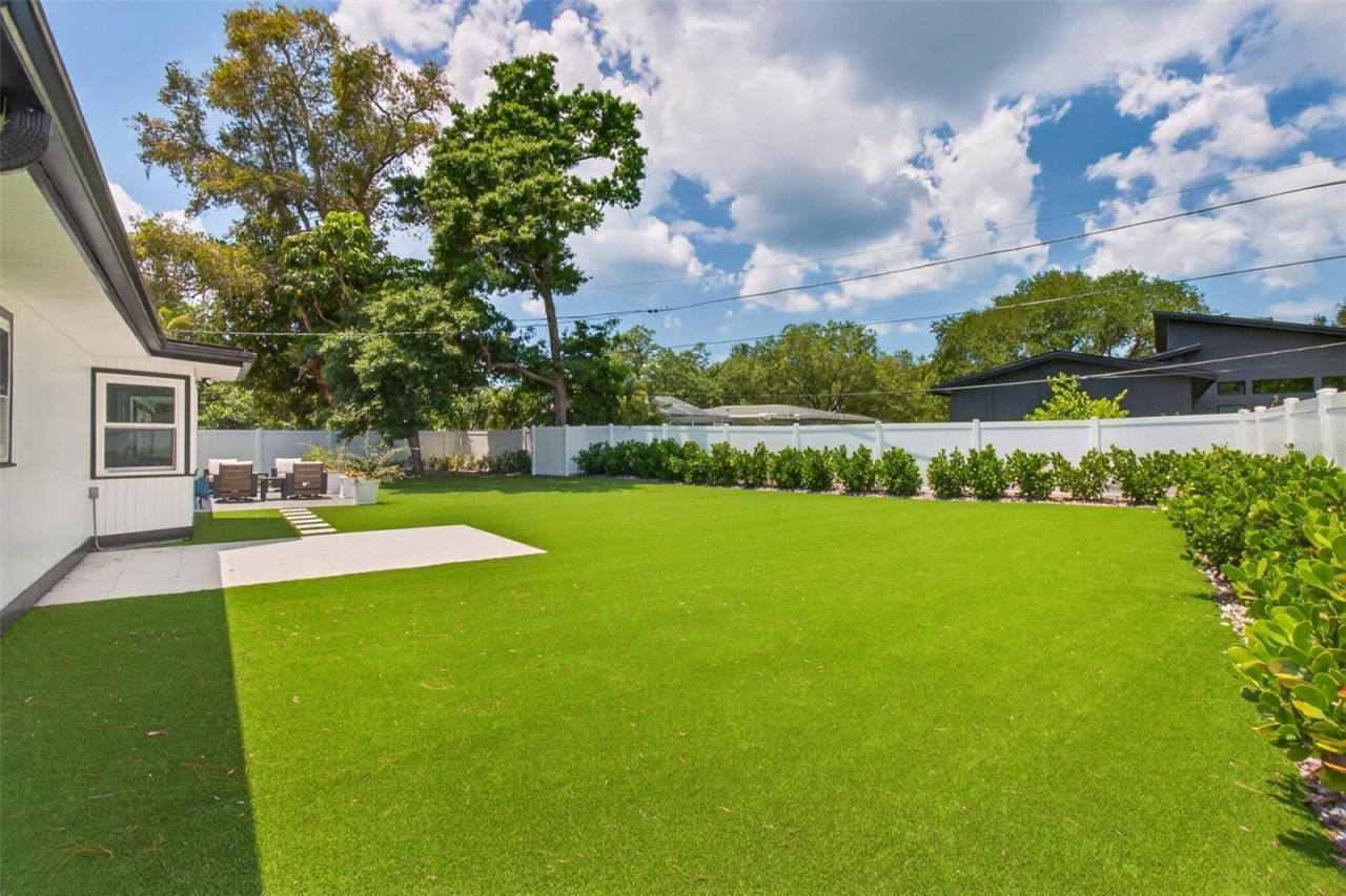 1714 Indian Rocks Road, Belleair, FL 33756 Photo