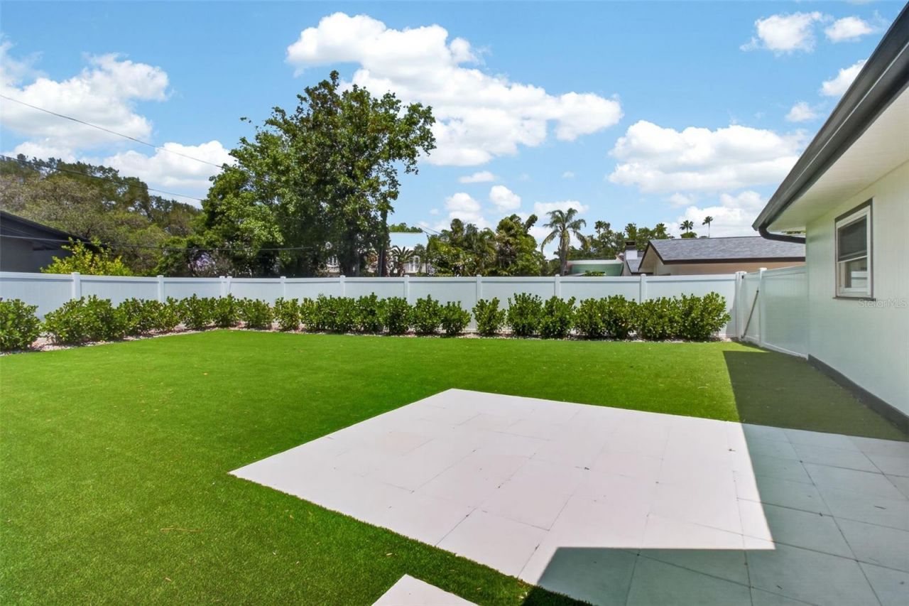 1714 Indian Rocks Road, Belleair, FL 33756 Photo
