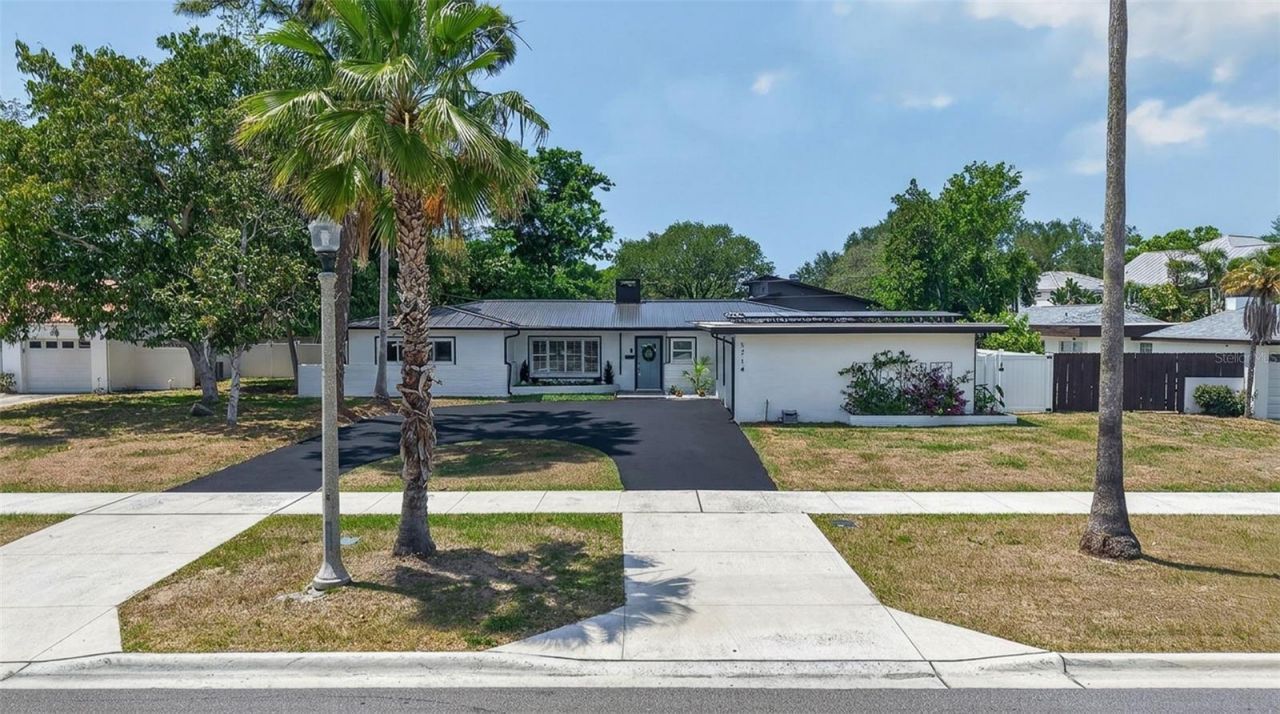1714 Indian Rocks Road, Belleair, FL 33756 Photo