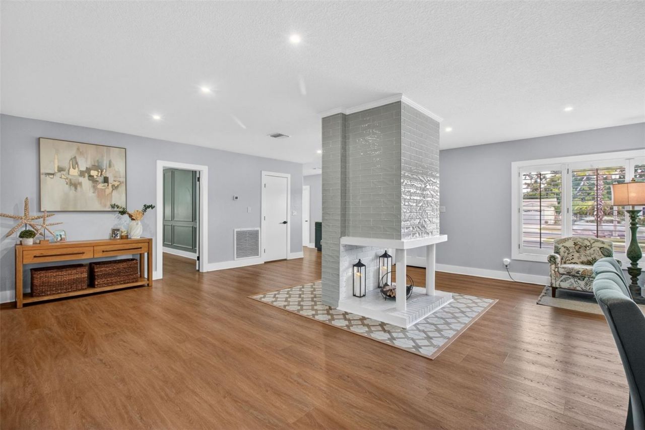 1714 Indian Rocks Road, Belleair, FL 33756 Photo
