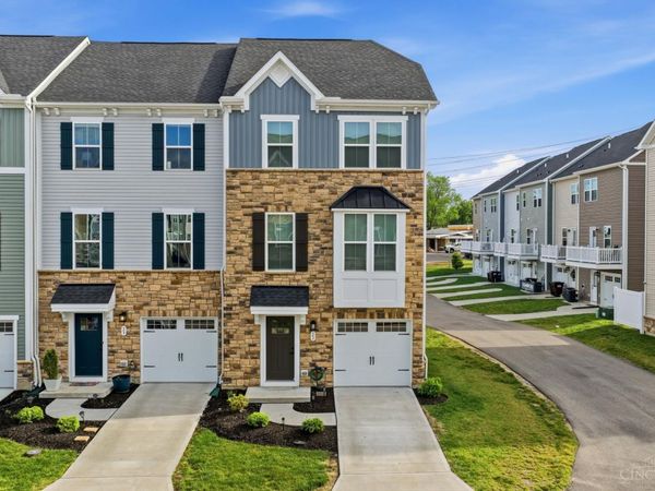 22 Wentworth Lane, Deer Park, OH 45236