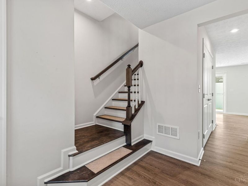 22 Wentworth Lane, Deer Park, OH 45236 Photo 4