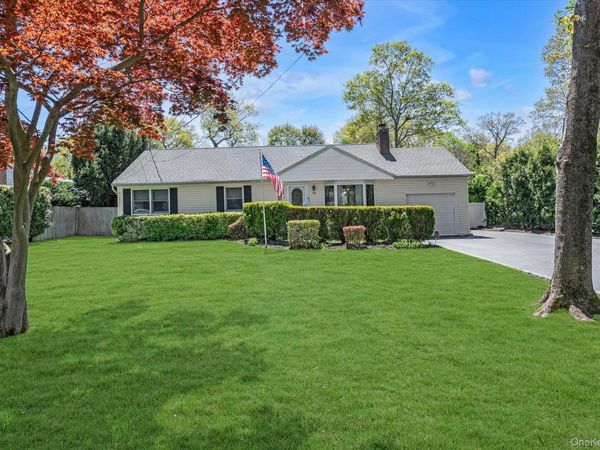 88 Colonial Street , East Northport, NY 11731