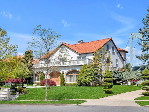 118 Malba Drive , Malba, NY 11357