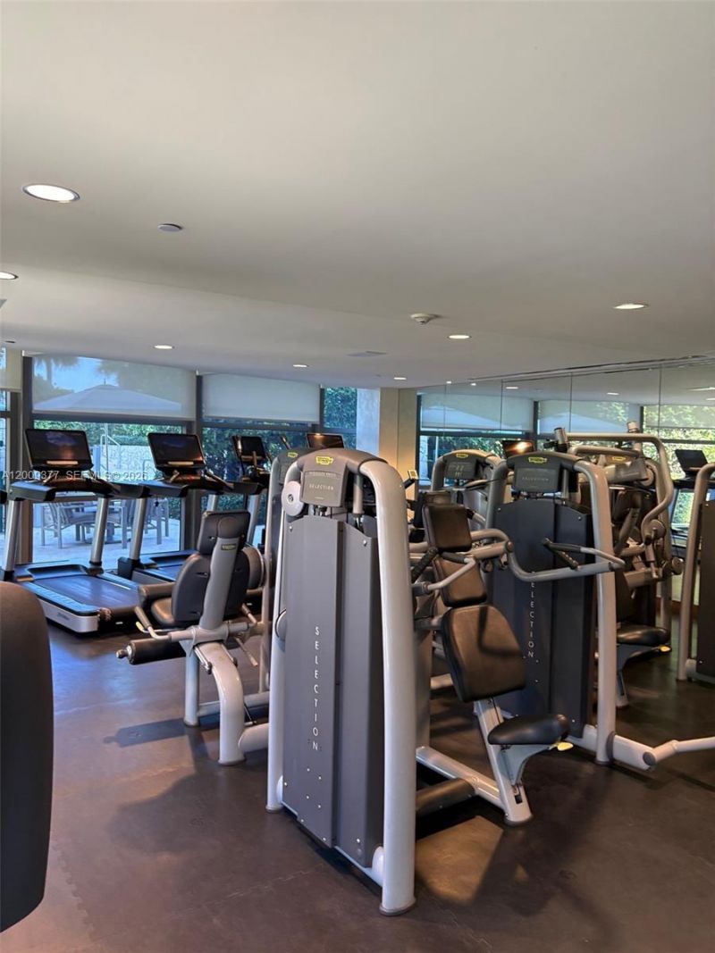 5875 Collins Ave , Unit 708, Miami Beach, FL 33140 Photo