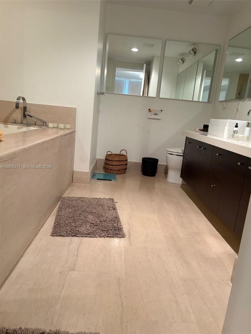 5875 Collins Ave , Unit 708, Miami Beach, FL 33140 Photo