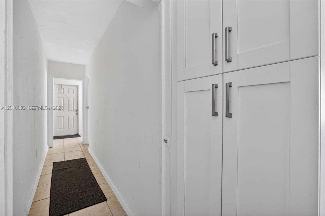 5925 SW 64th St , South Miami, FL 33143 Photo