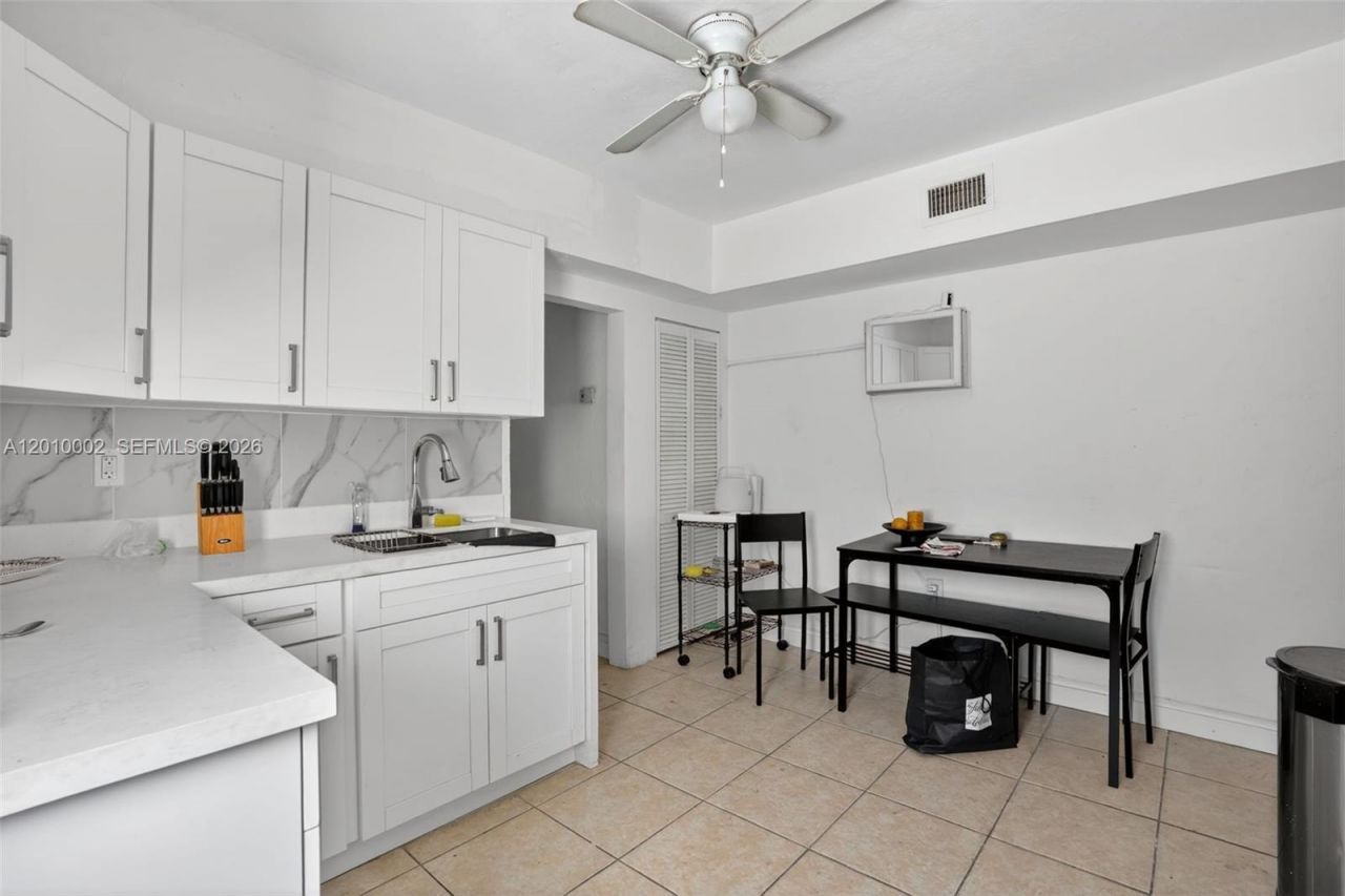 5925 SW 64th St , South Miami, FL 33143 Photo