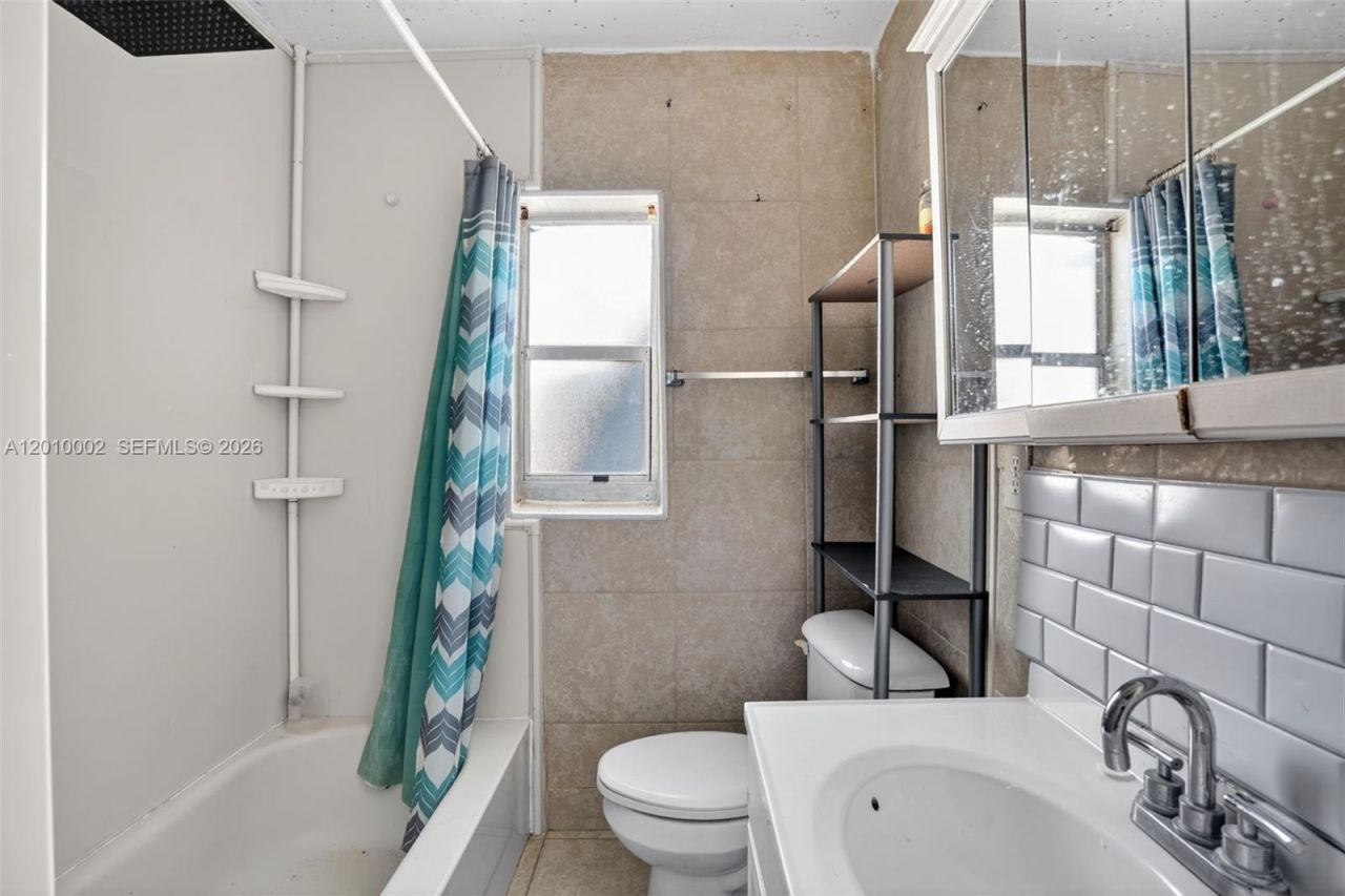 5925 SW 64th St , South Miami, FL 33143 Photo