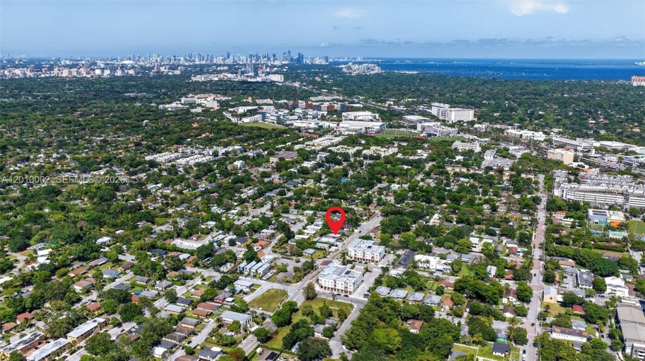 5925 SW 64th St , South Miami, FL 33143 Photo