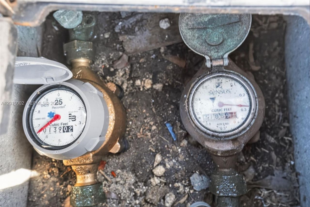 5925 SW 64th St , South Miami, FL 33143 Photo