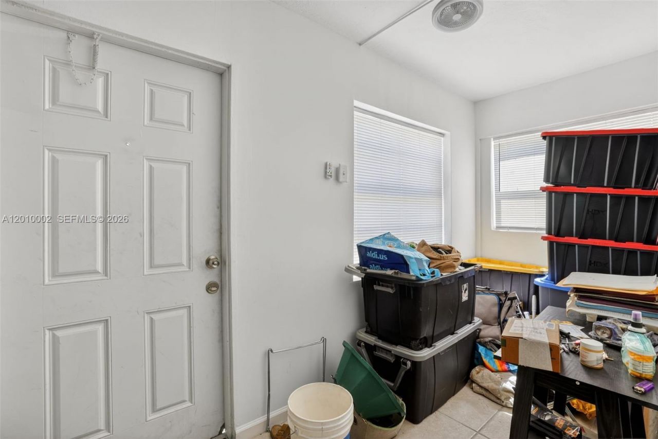 5925 SW 64th St , South Miami, FL 33143 Photo