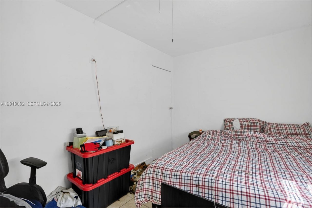 5925 SW 64th St , South Miami, FL 33143 Photo