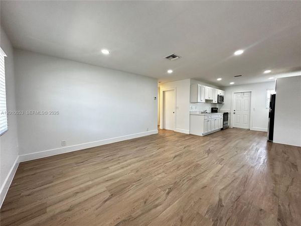 128 NW 2nd Ave, Unit A, Hallandale Beach, FL 33009