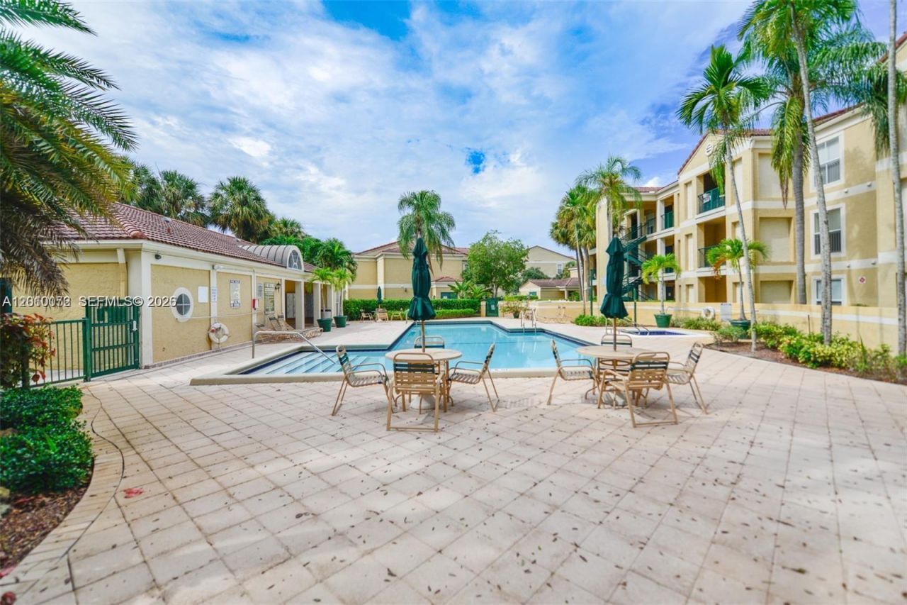 875 Riverside Dr, Unit 735, Coral Springs, FL 33071 Photo