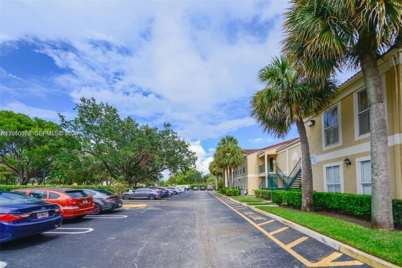 875 Riverside Dr, Unit 735, Coral Springs, FL 33071 Photo