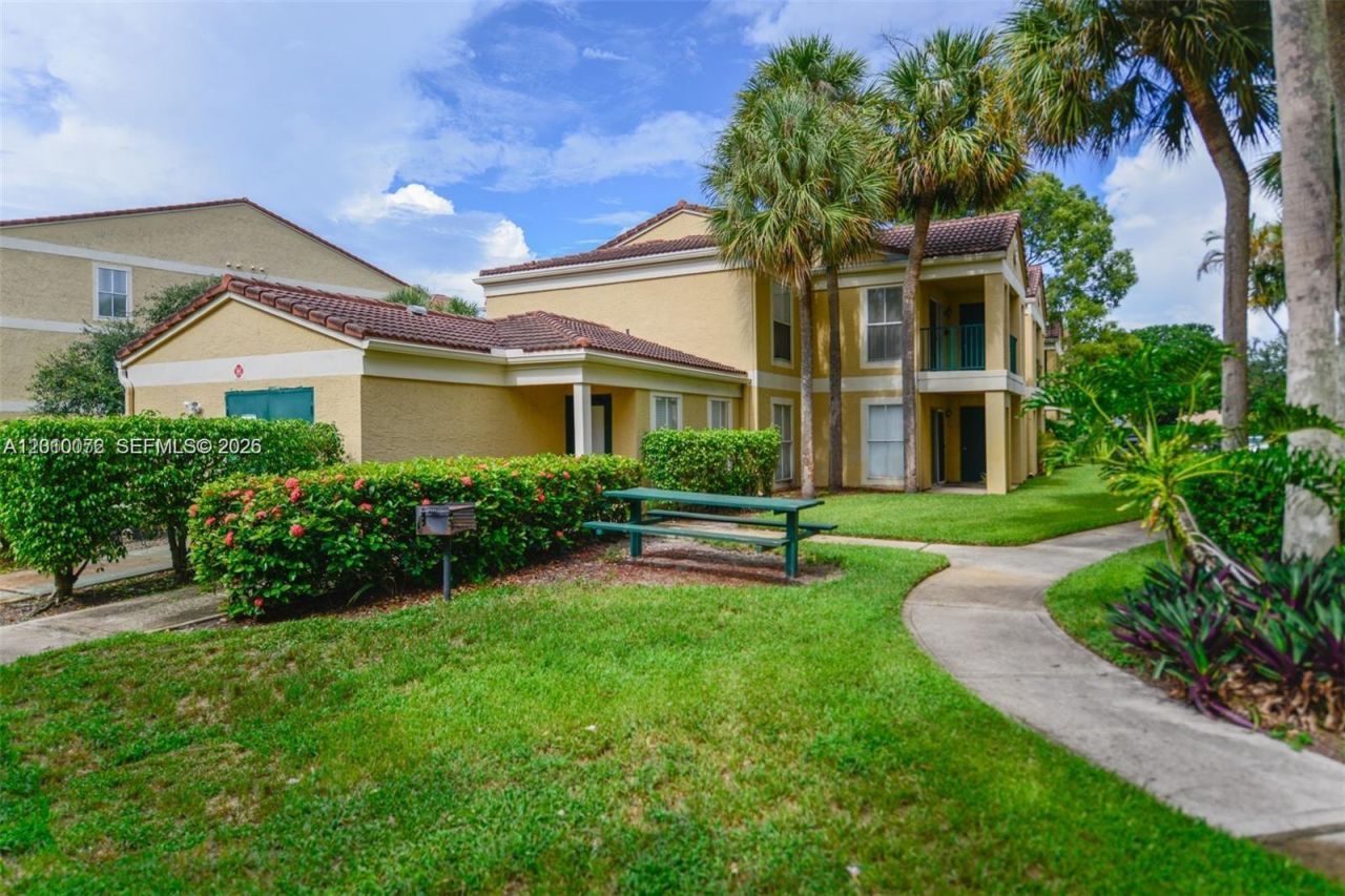 875 Riverside Dr, Unit 735, Coral Springs, FL 33071 Photo