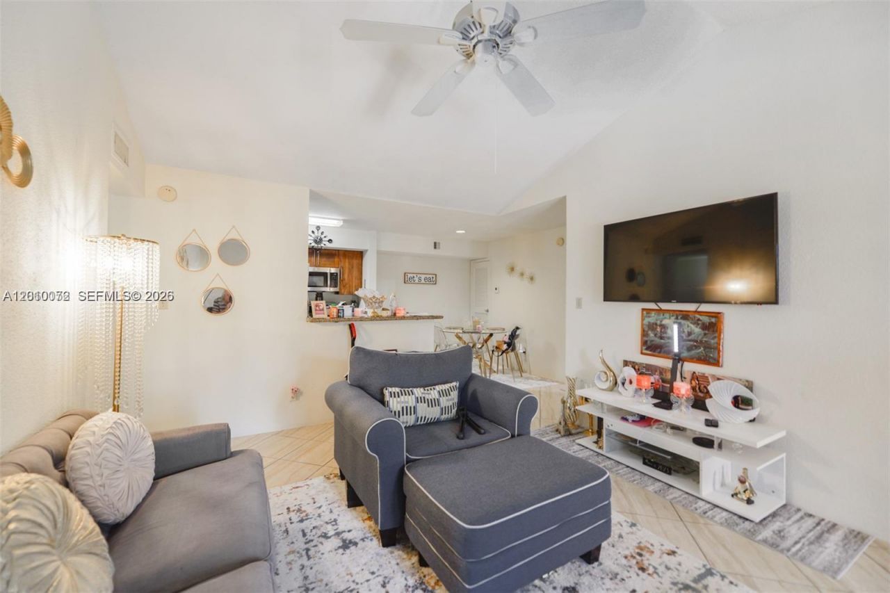 875 Riverside Dr, Unit 735, Coral Springs, FL 33071 Photo