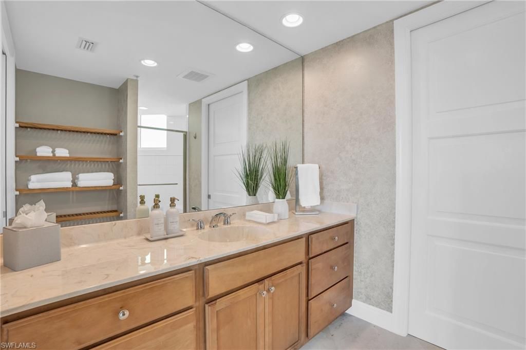 265 Indies Way, Unit 1402, Naples, FL 34110 Photo
